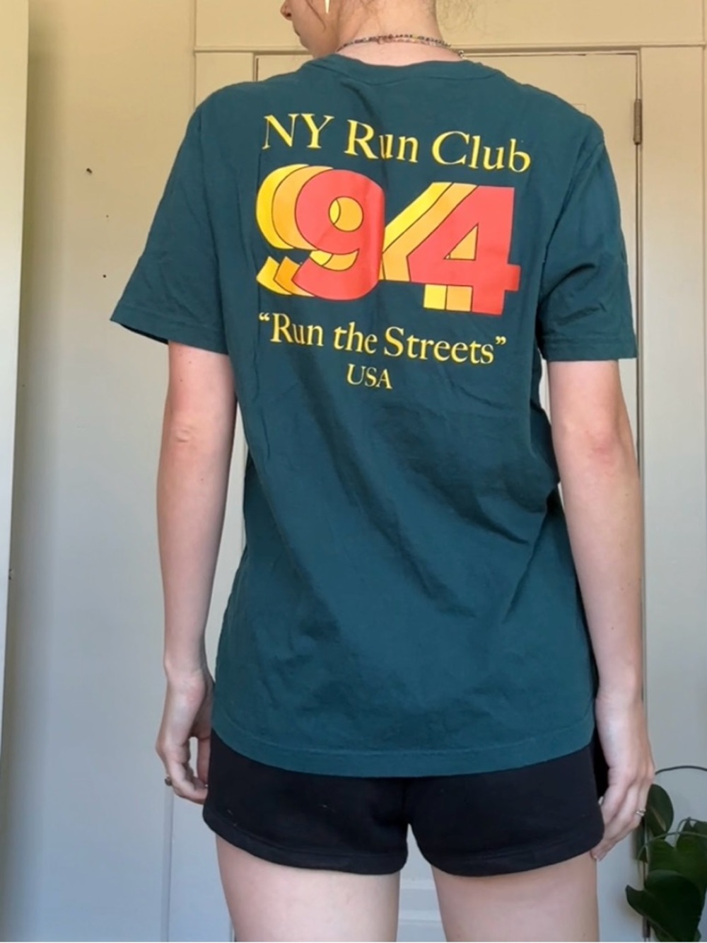 old navy ny run club 1994 tee retro vintage style